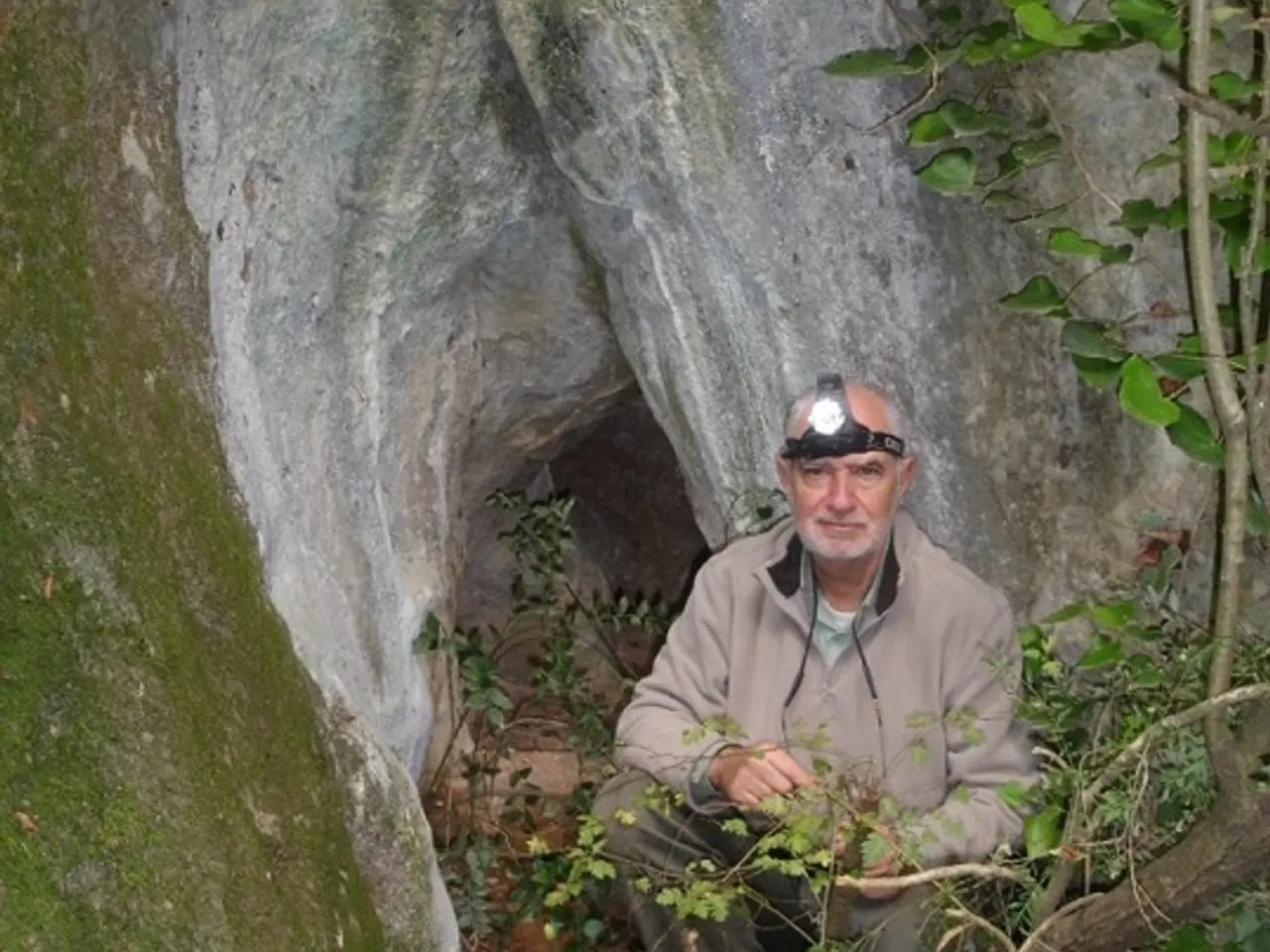 Fotografía de SALT DE L'INFERN, COVES DEL