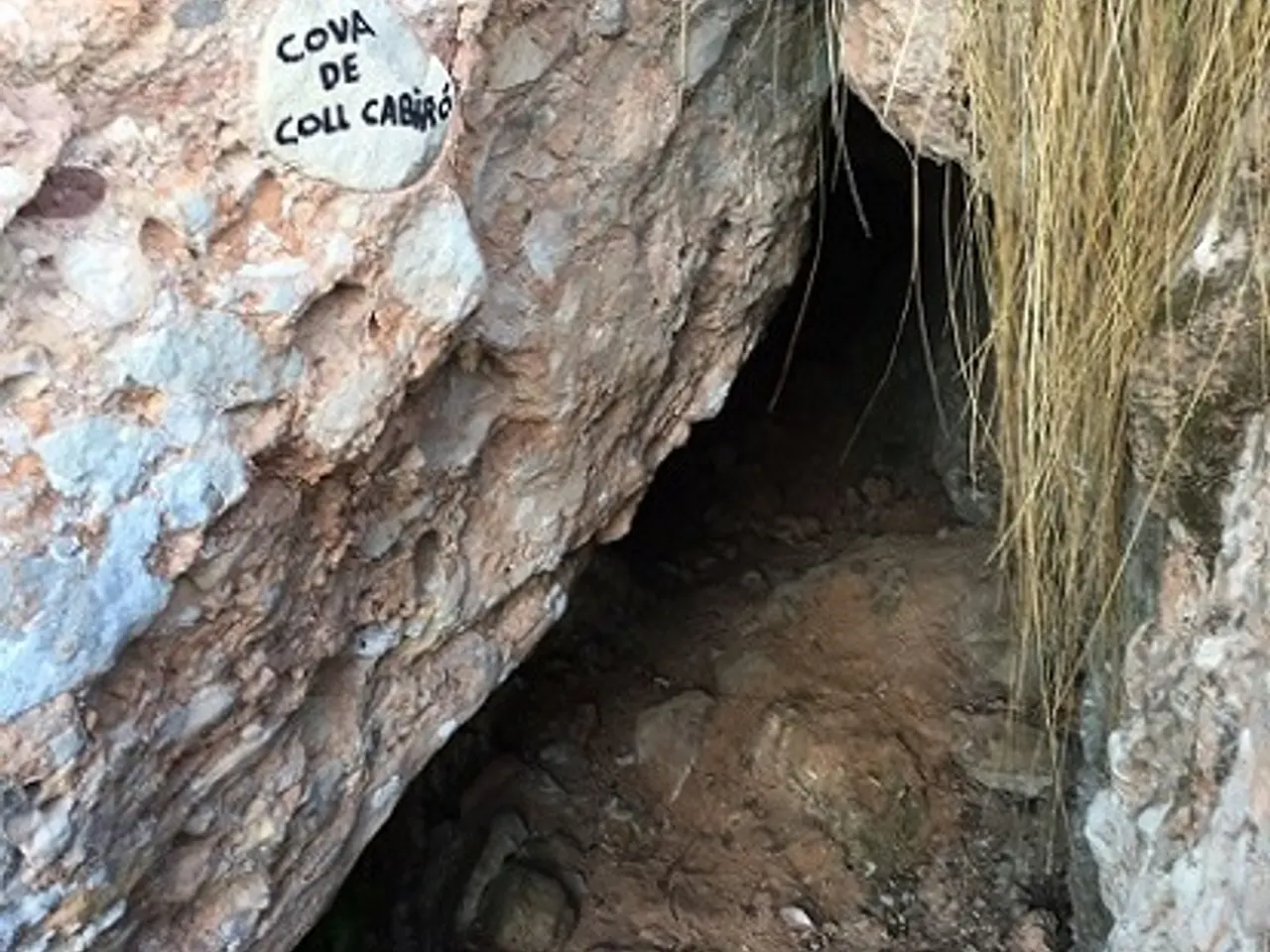 Fotografia de COLL CABIRÓ, COVA DE