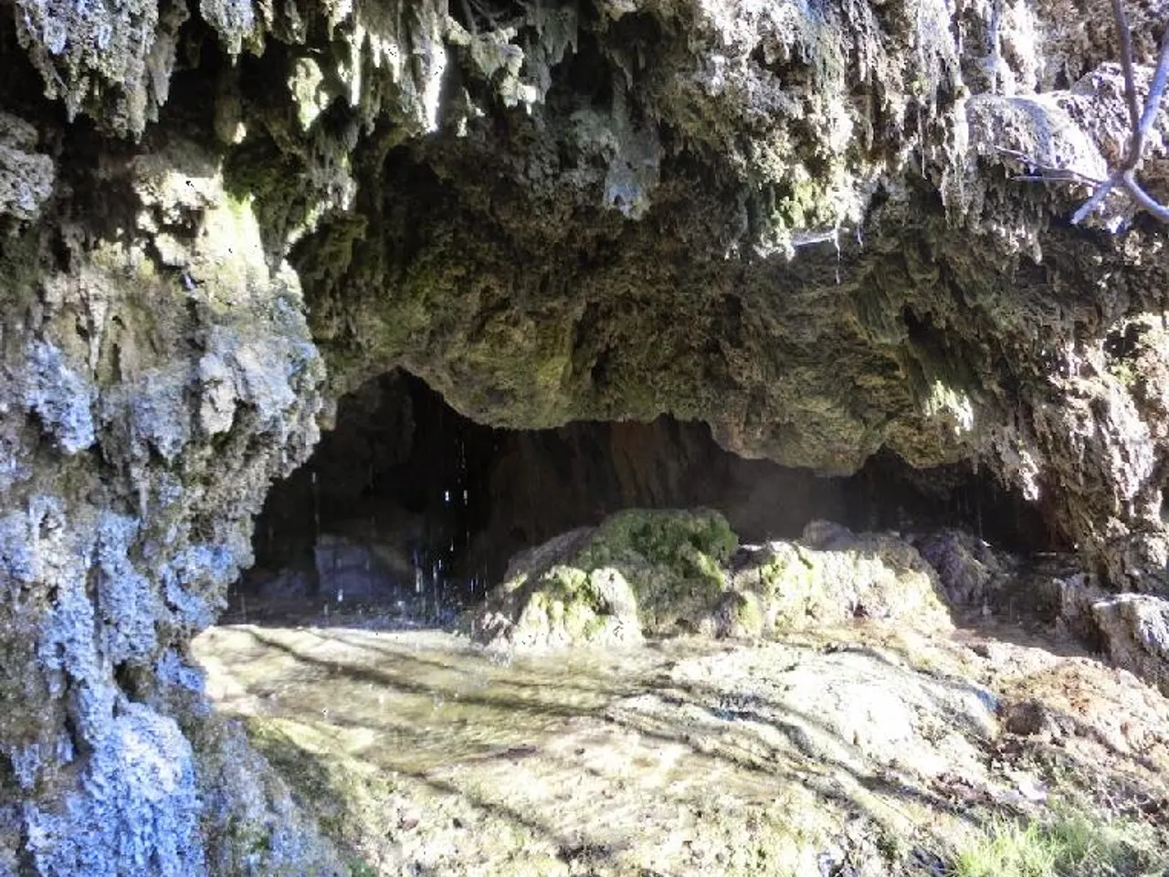 Fotografia de FONTANIL, COVA DE