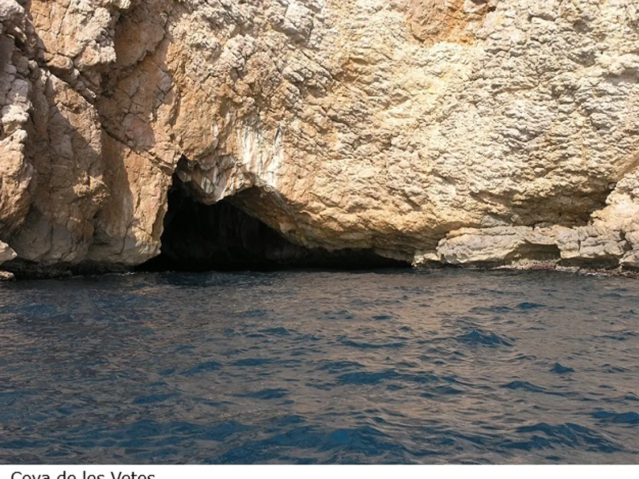 Fotografia de VETES - FRARE, SISTEMA COVES DE LES