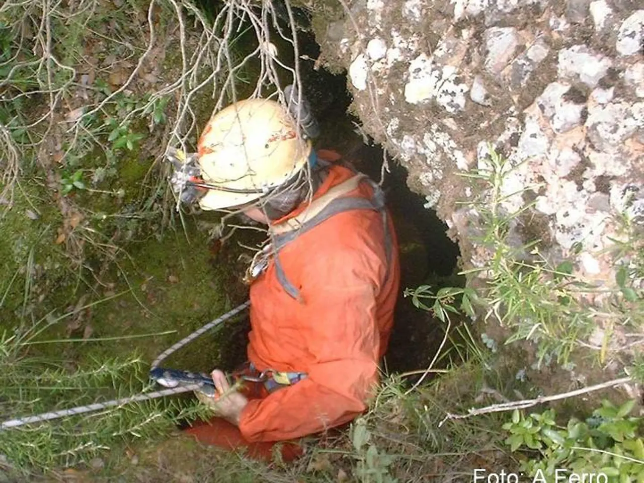 Fotografia de PUNTA DE LES SALERES, AVENC DE LA