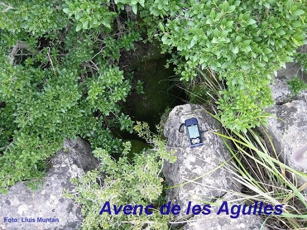 Fotografia de AGULLES, AVENC DE LES