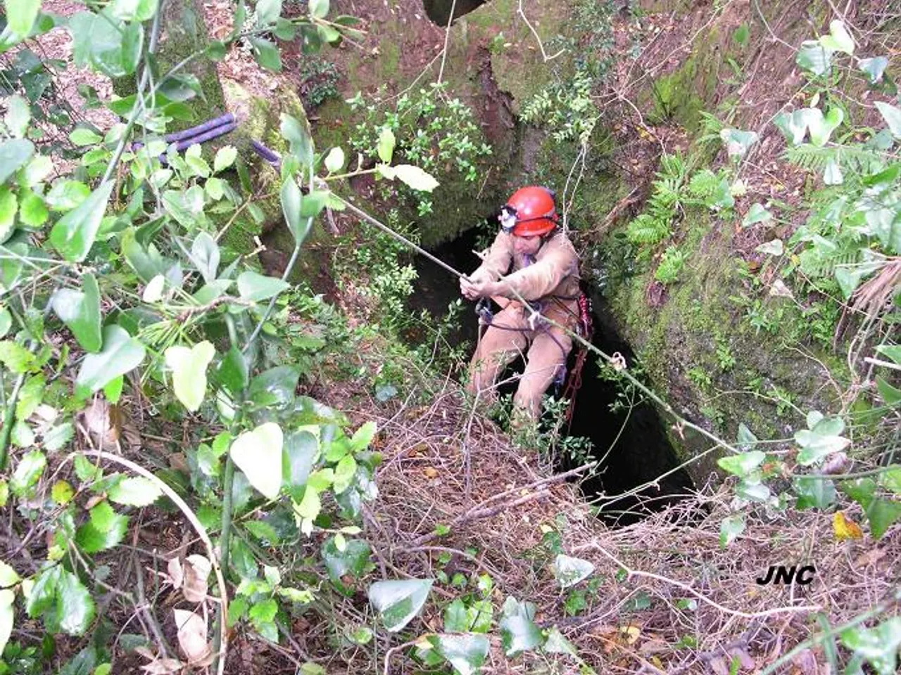 Fotografia de OBAGA DE L'ILLA, AVENC DE L'
