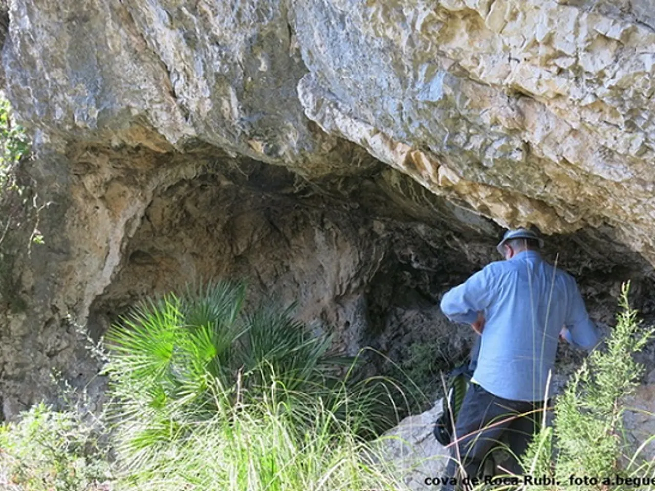 Fotografia de ROCA RUBÍ, COVES DE