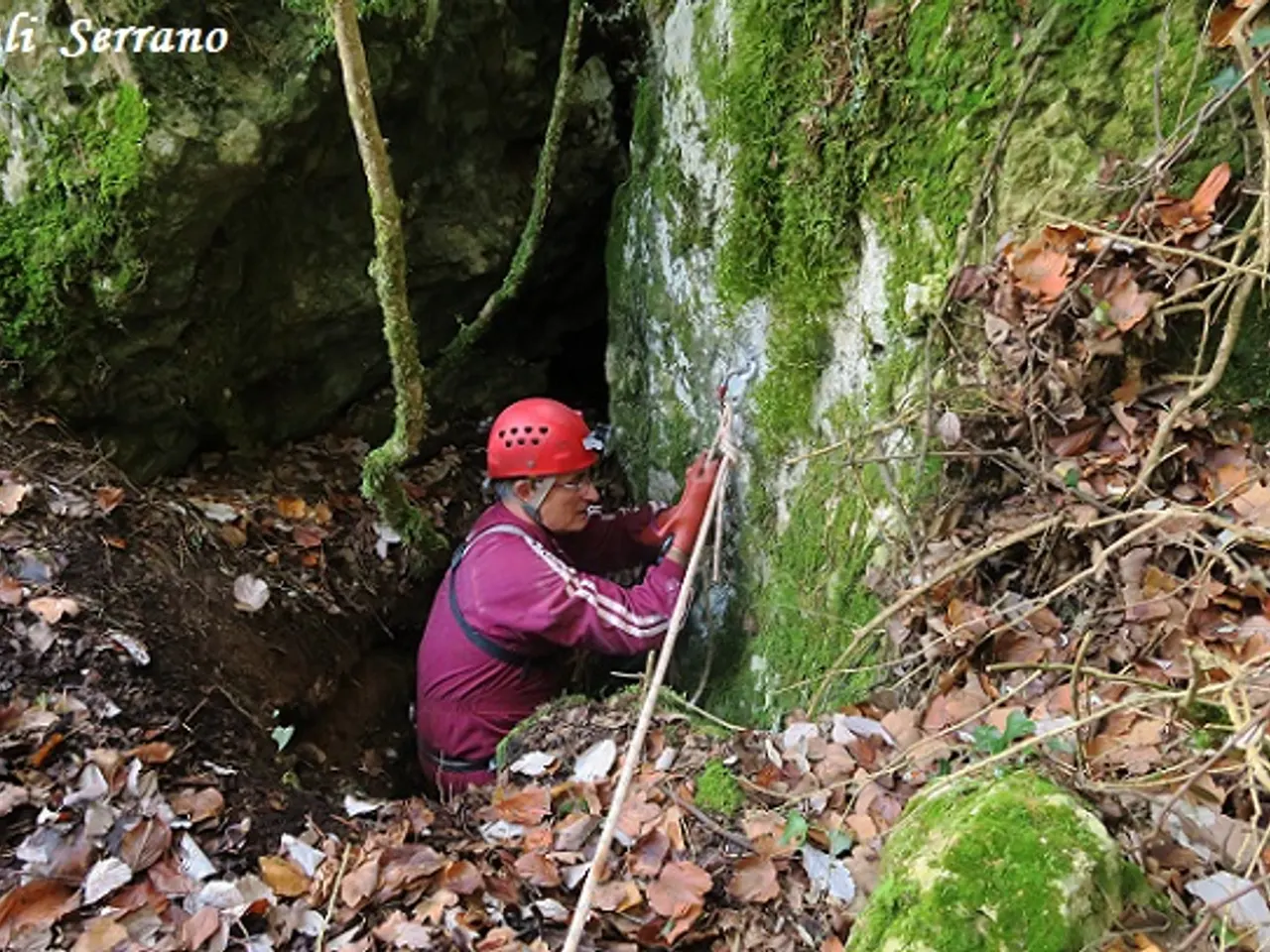Fotografía de CAMÍ DEL TEIX, AVENC Nº3 DEL