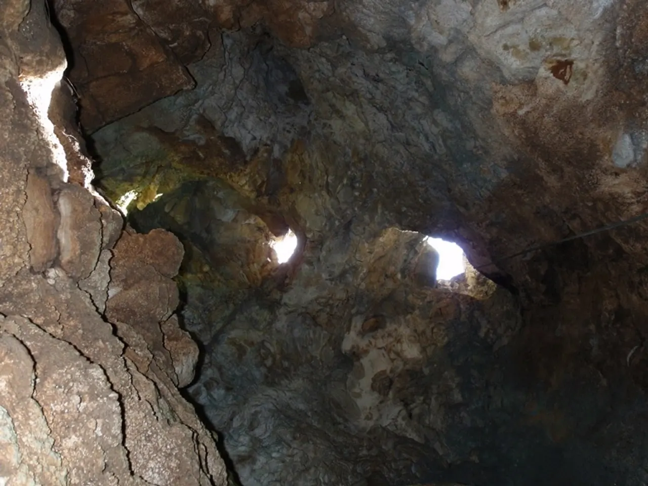 Fotografia de SERP, AVENC DE LA