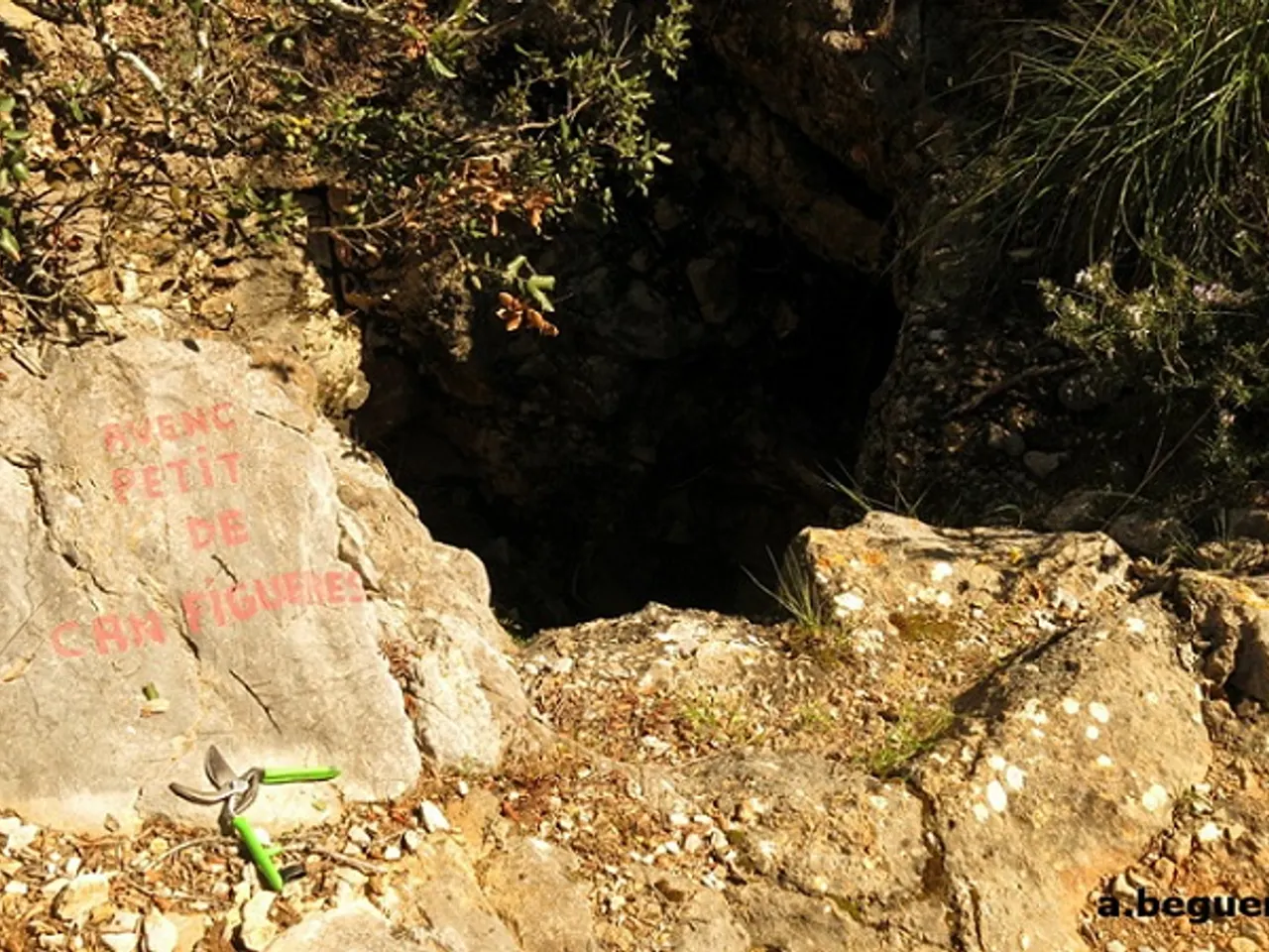 Fotografía de CAN FIGUERES, AVENC PETIT DE