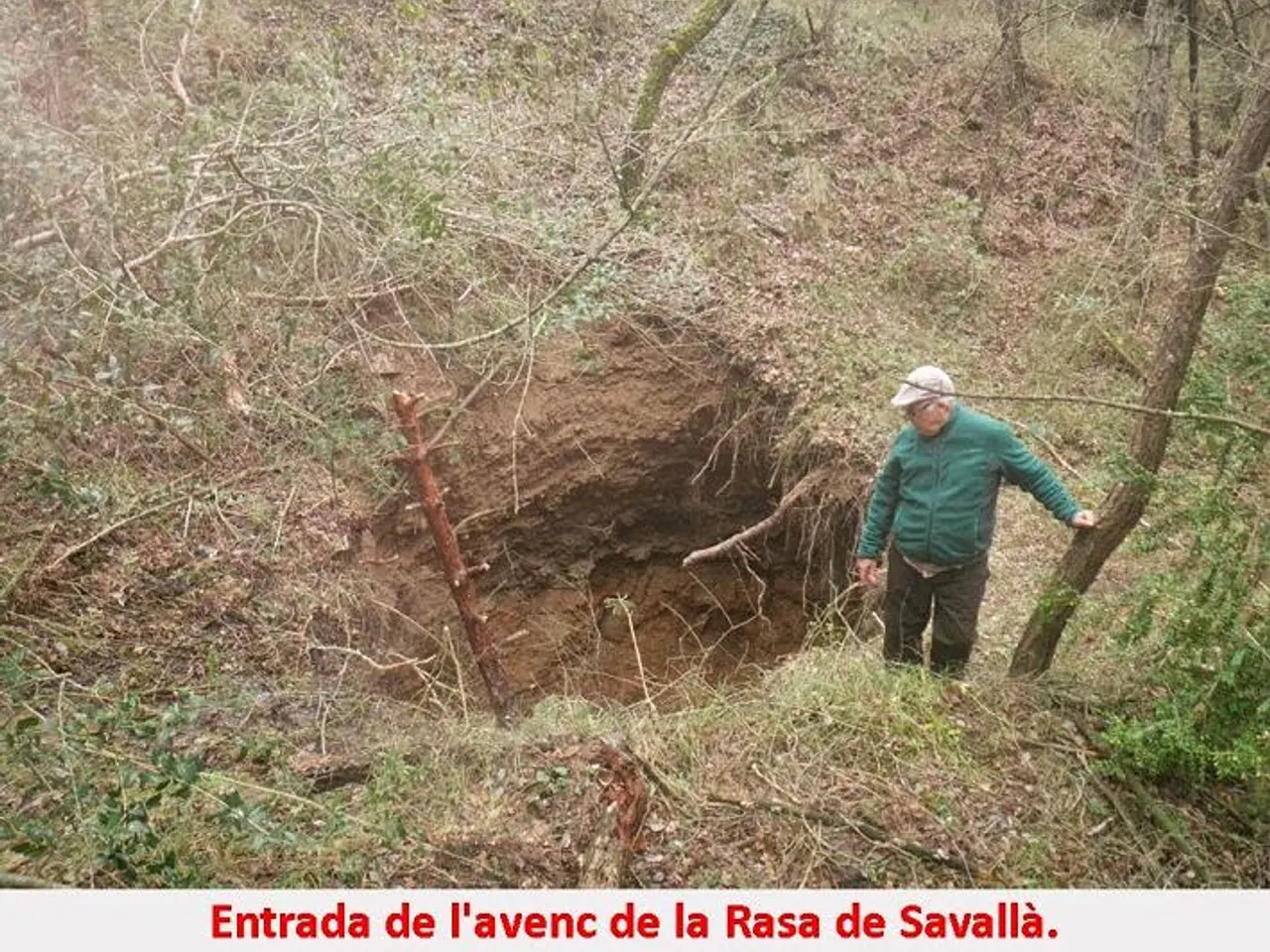 Fotografia de RASA DE SAVALLÀ, AVENC DE LA