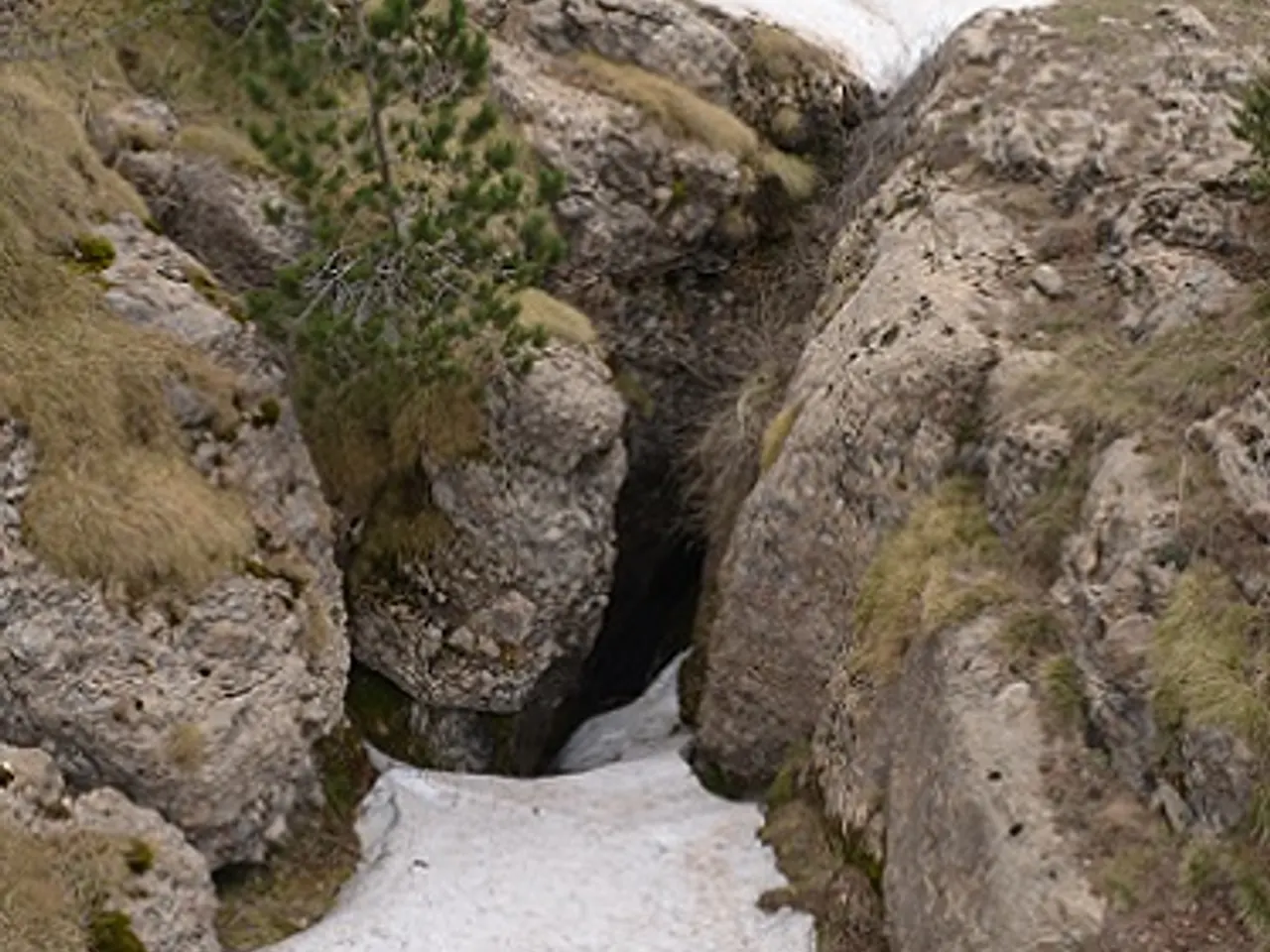 Fotografía de NEVERA, AVENC DE LA
