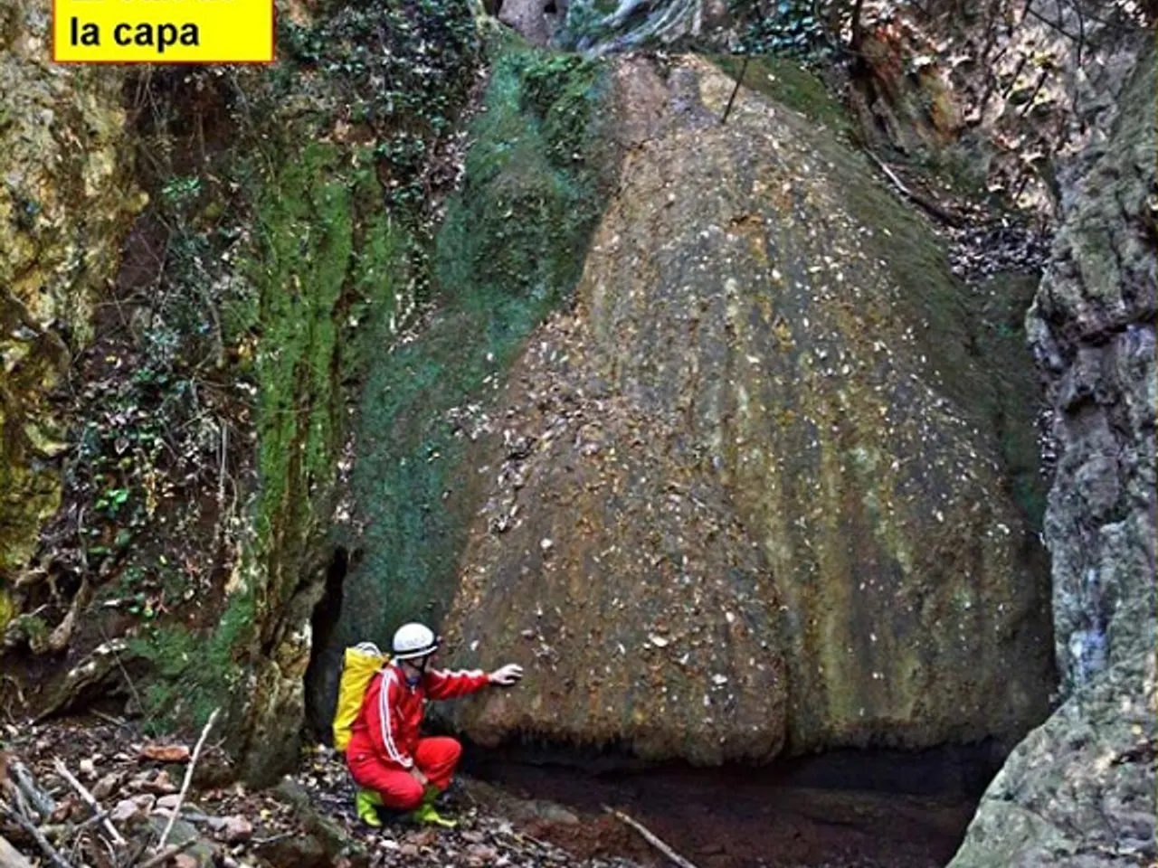 Fotografia de CASA FALSA, COVA FALSA DE LA