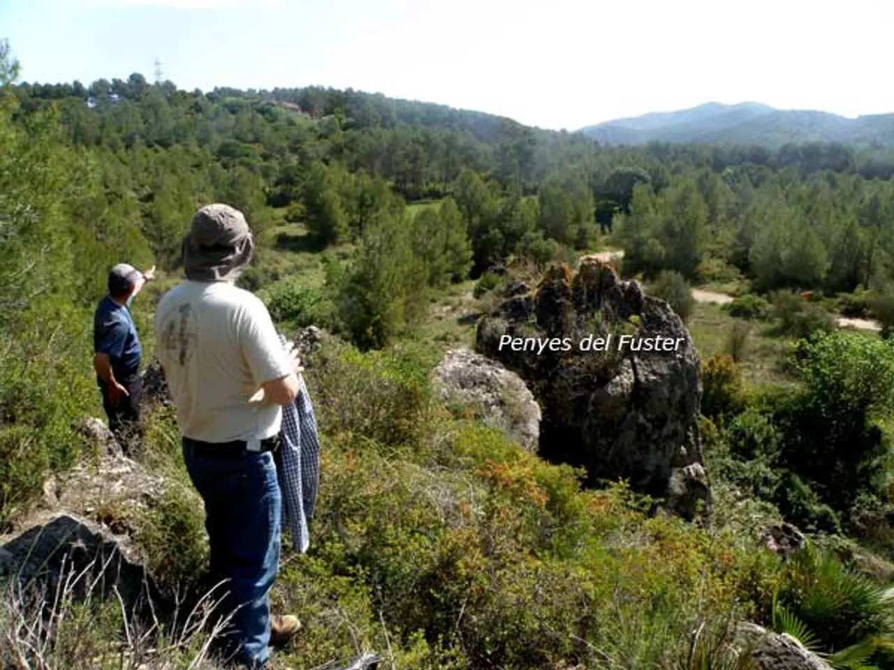 Fotografia de PENYES DEL FUSTER, AVENC DE LES