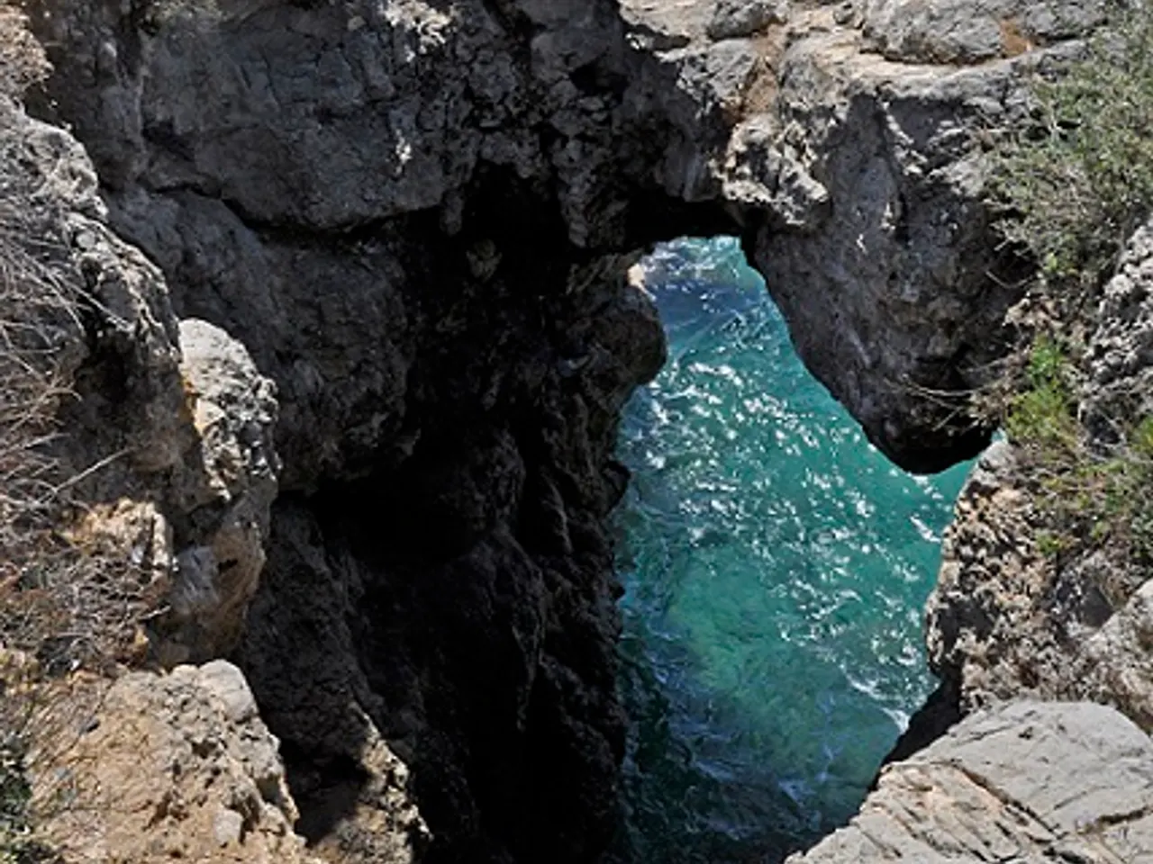 Photograph of GOS, COVA DEL