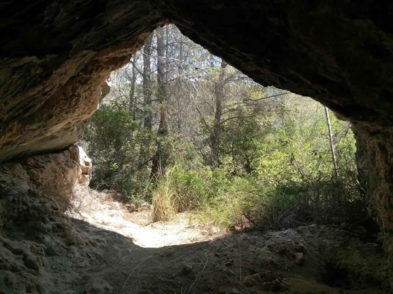Fotografia de MALEÏDES, COVES