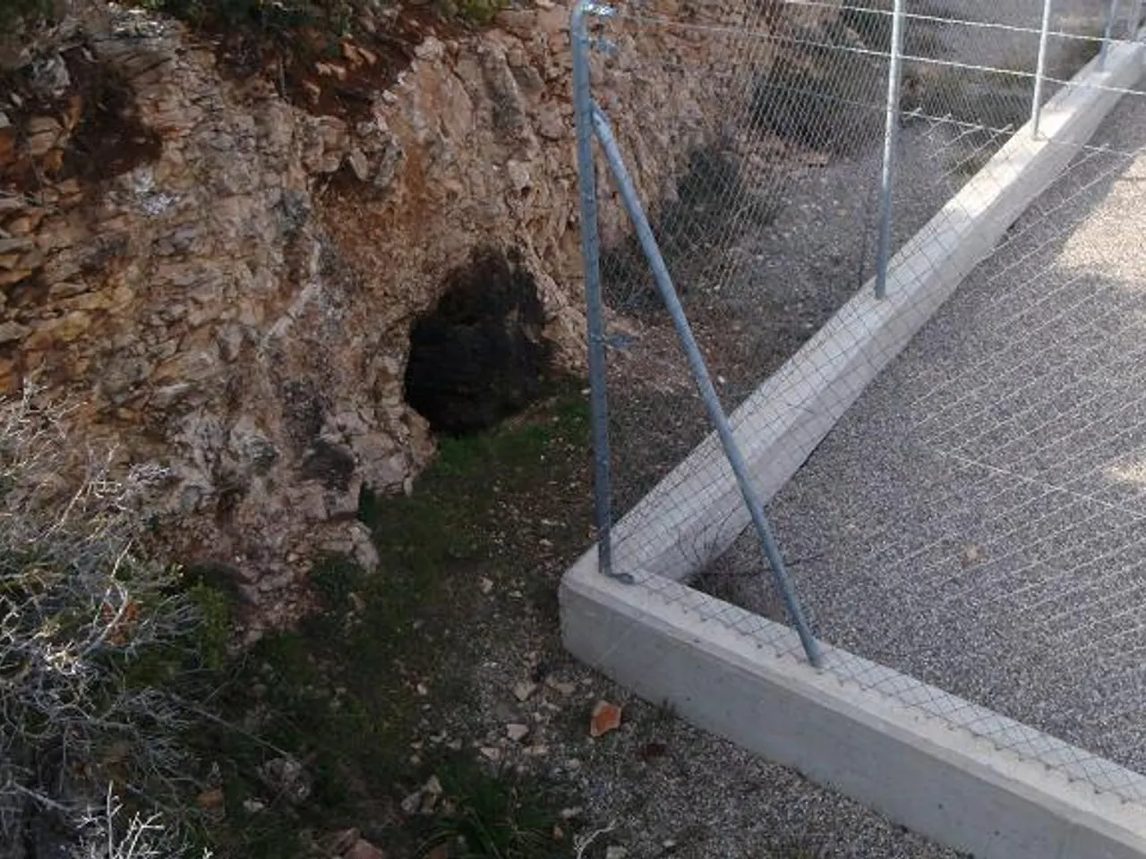 Fotografía de MONTALEGRE,  AVENC DE