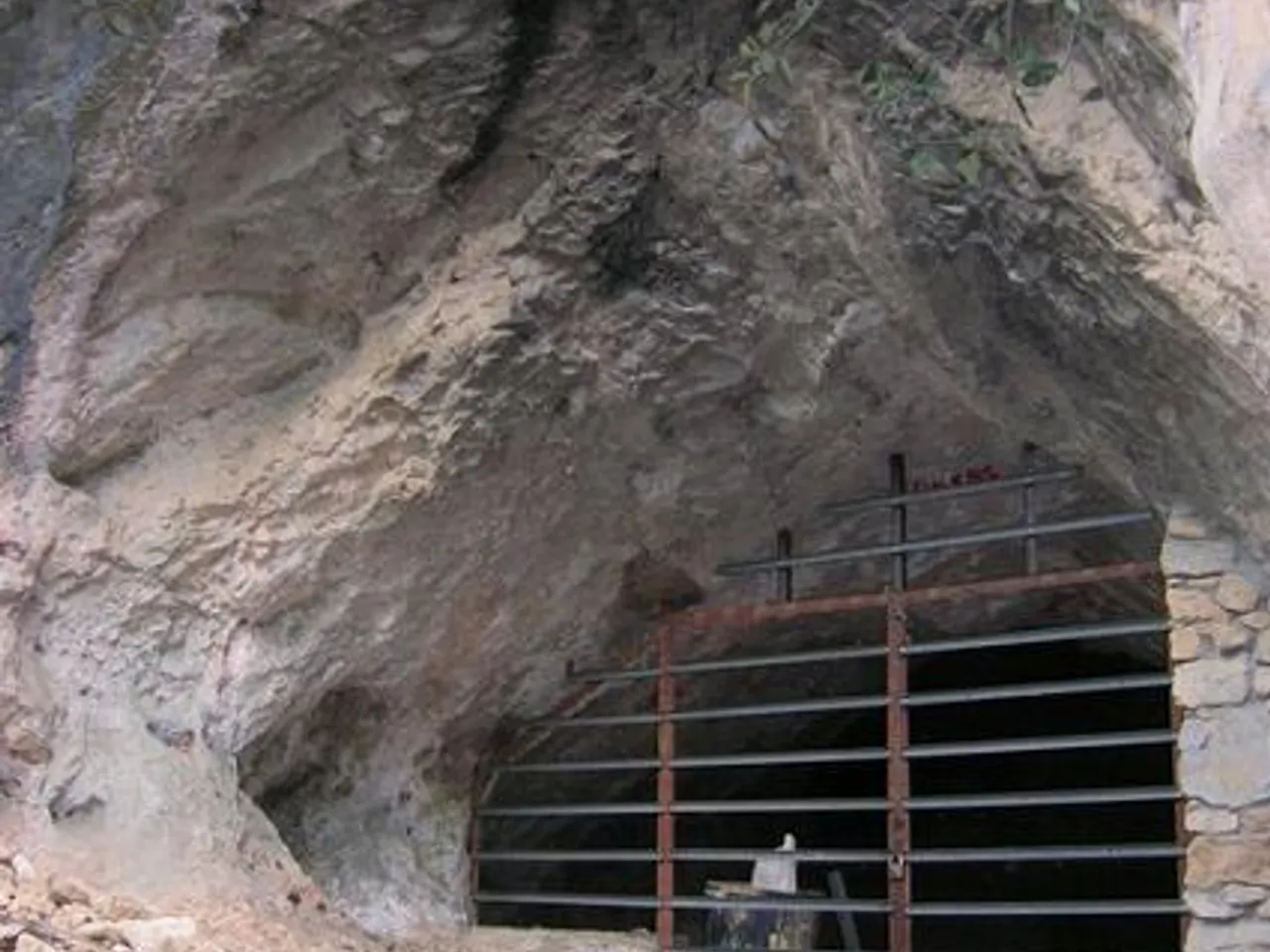 Photograph of ERMITONS, COVA DELS
