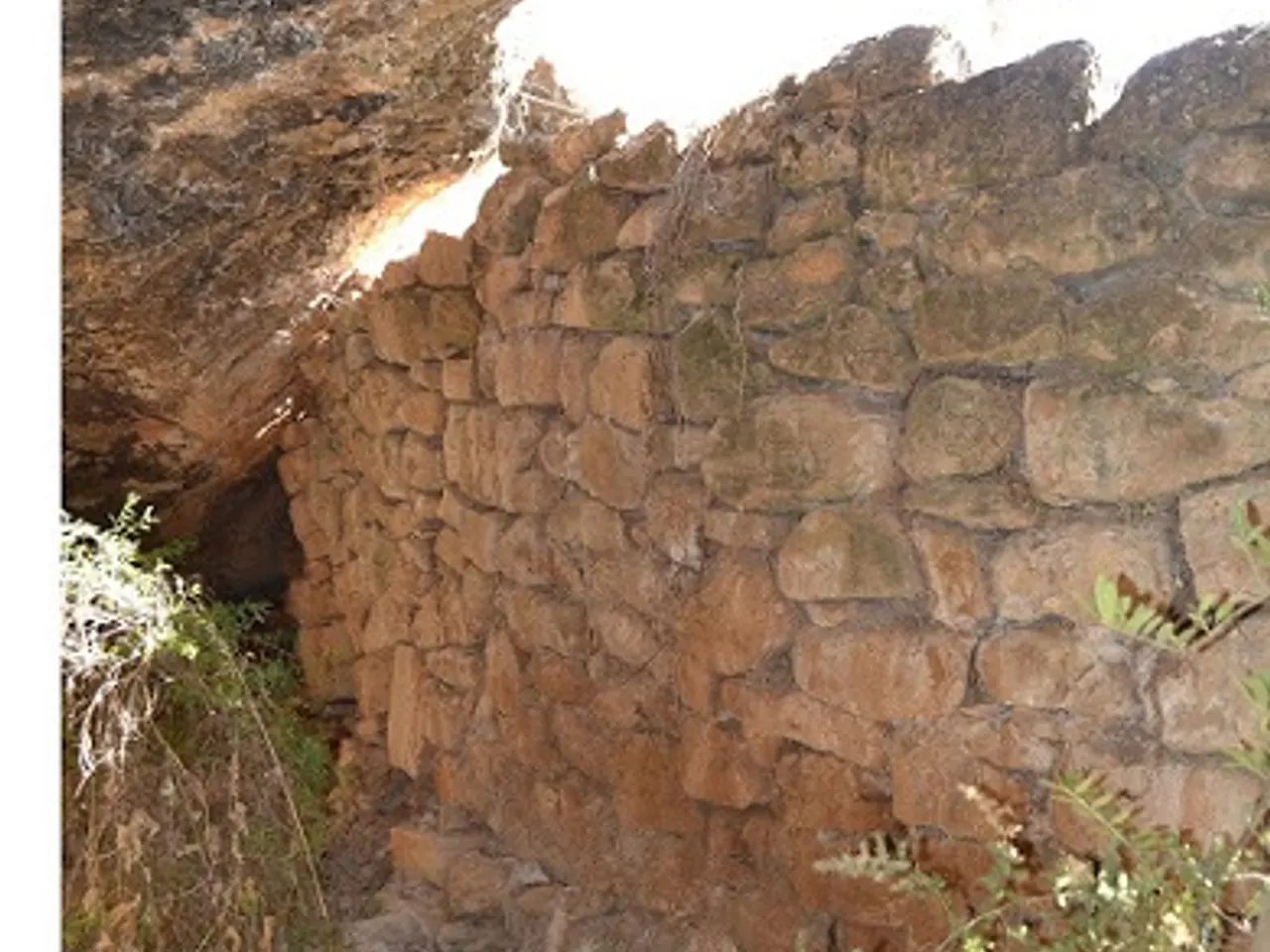Photograph of BESSES, COVA DE LES