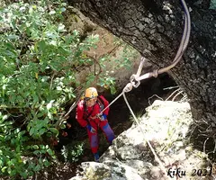 Fotografia de Avenc del Barranc dels Esclots (2 de 12)