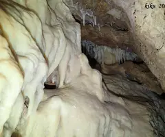 Fotografia de FONT DEL PUJOL, AVENC DE LA (5 de 10)