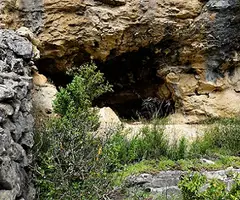 Photograph of TRES FORATS, COVA DELS (2 of 3)