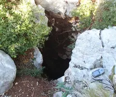 Fotografia de CARENA DE LES ALZINES, AVENC DE LA (1 de 7)