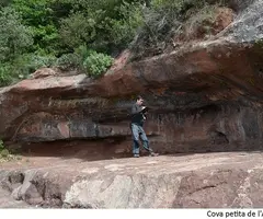 Fotografia de ABELLERA, COVA PETITA DE L' (1 de 1)