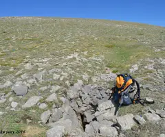 Fotografia de CIM DEL COMABONA, AVENC DEL (1 de 3)