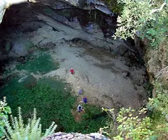 Fotografia de FONTAUBELLA, AVENC DE (3 de 5)