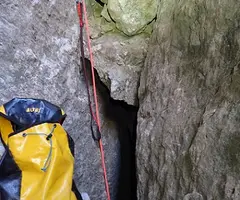 Fotografia de CLOT DE LA FRANCESCA, AVENC DEL (1 de 3)