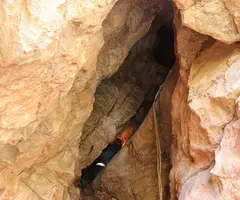Fotografía de FONT DE LA RIERA, COVA DE LA (2 de 4)