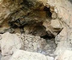 Photograph of PASTOR DE CAMES LLARGUES, COVA DEL (2 of 4)