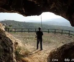 Fotografia de GUNYOLES, COVA I ABRIC DE LES (2 de 4)