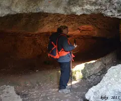 Fotografia de FONT DE L'ESLLAVISSADA, COVA DE LA (2 de 3)