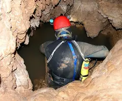 Fotografia de DEUS, GRUTES DE LES (7 de 9)