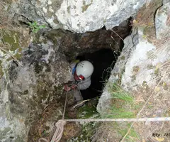Fotografia de PLA DELS ALBERCOQUERS, AVENC DEL (1 de 7)