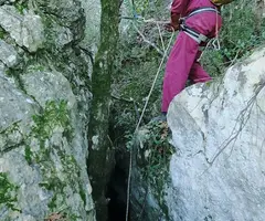 Fotografia de CAMÍ DEL TEIX, AVENC Nº2 DEL (1 de 4)