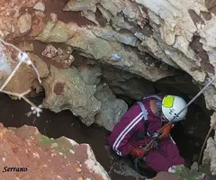 Fotografia de CARENA DE LES ALZINES, AVENC DE LA (7 de 7)
