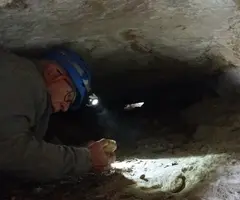 Fotografia de SANT FELIUET, COVA FORADADA DE (2 de 3)