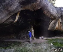 Photograph of MARTÍ, COVA DEL (1 of 2)