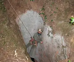 Fotografía de PIQUES, AVENC DE LES (1 de 3)