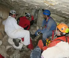 Fotografia de FONT DEL BURGAR, AVENC DE LA (3 de 6)