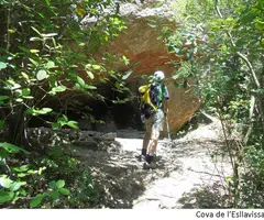 Fotografía de ESLLAVISSADA, COVA DE L' (1 de 2)