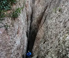Fotografia de CAPETA-FORADADA, ESCLETXA (2 de 4)