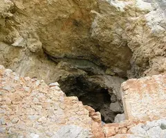 Photograph of PASTOR DE CAMES LLARGUES, COVA DEL (1 of 4)