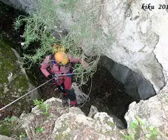 Fotografia de ESCLETXA, AVENC DE L' (4 de 16)
