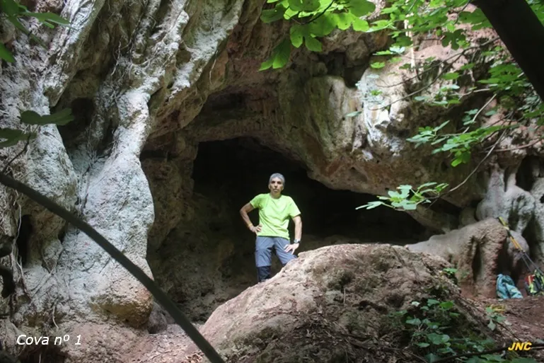 Fotografia de Coves del Gorg d'en Pèlags (1 de 8)