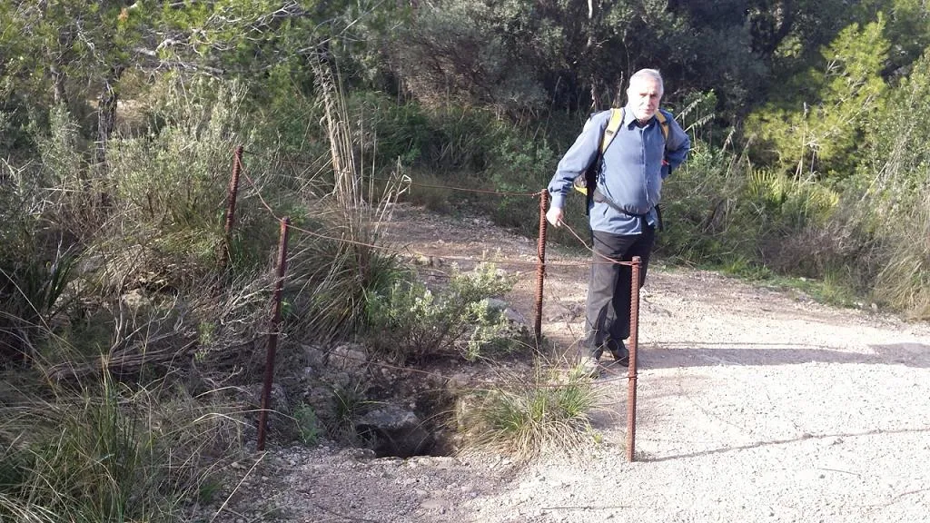 Fotografia de COLL CORRALETS, AVENC DEL (1 de 4)