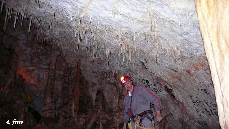 Fotografía de RABOSA, COVA DE LA (6 de 15)