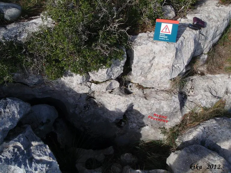 Photograph of DESTAPAT, AVENC (3 of 3)
