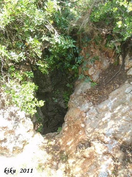 Fotografia de ARQUEÒLEGS, AVENC DELS (5 de 5)