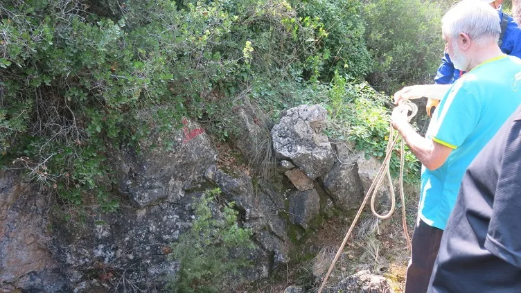 Fotografía de ESQUIROLET, AVENC DE L' (2 de 6)